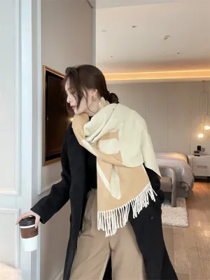 Double-Sided Letter Print Shawl